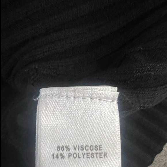 Ship Dec 4 St. John Sleeveless Mock Turtleneck Sweater Decorative Metal Buttons - Picture 5 of 10